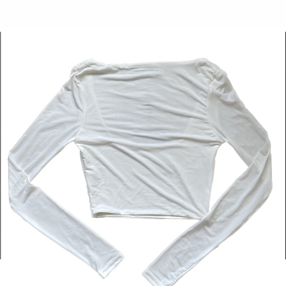 WHITE PRETTY LITTLE THING LONG SLEEVE WITH TAG - Picture 2 of 3